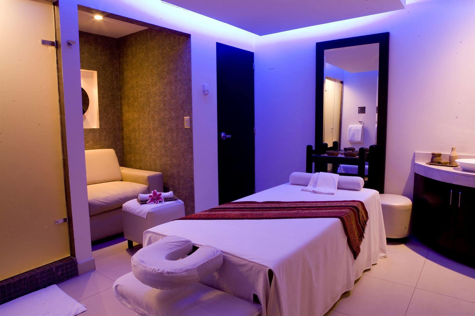 Thunderbird Fiesta & Casino Hotel Lima